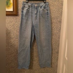 American Eagle medium light blue baggy fit jeans distressed edges sz 12 R